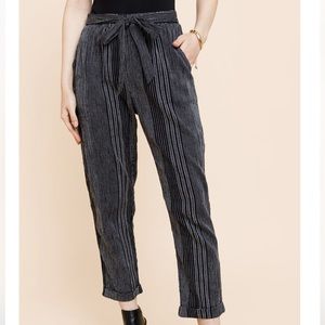 NWT Francesca’s Striped Cuff Tie Front Cropped Jogger Black White Dress Pants